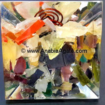 Mix Gemstone Chips Orgone Pyramid for Healing Energy