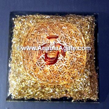 Orgone Copper Pyramid with Flower of Life Symbol - Energy Healing & Meditation